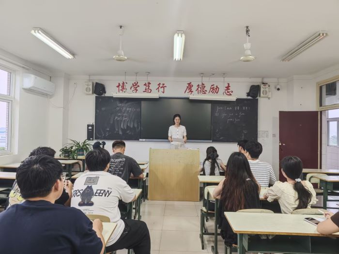 9468a94b9b4eddabc9235675fefd36e5.jpg 20260513:教育教学-学委座谈会-1 更改后.jpg